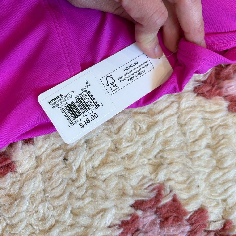 Freshwater Recycled Fabric size Large NWT One Piece Cap Sleeve Swimsuit Fuchsia - Picture 6 of 8